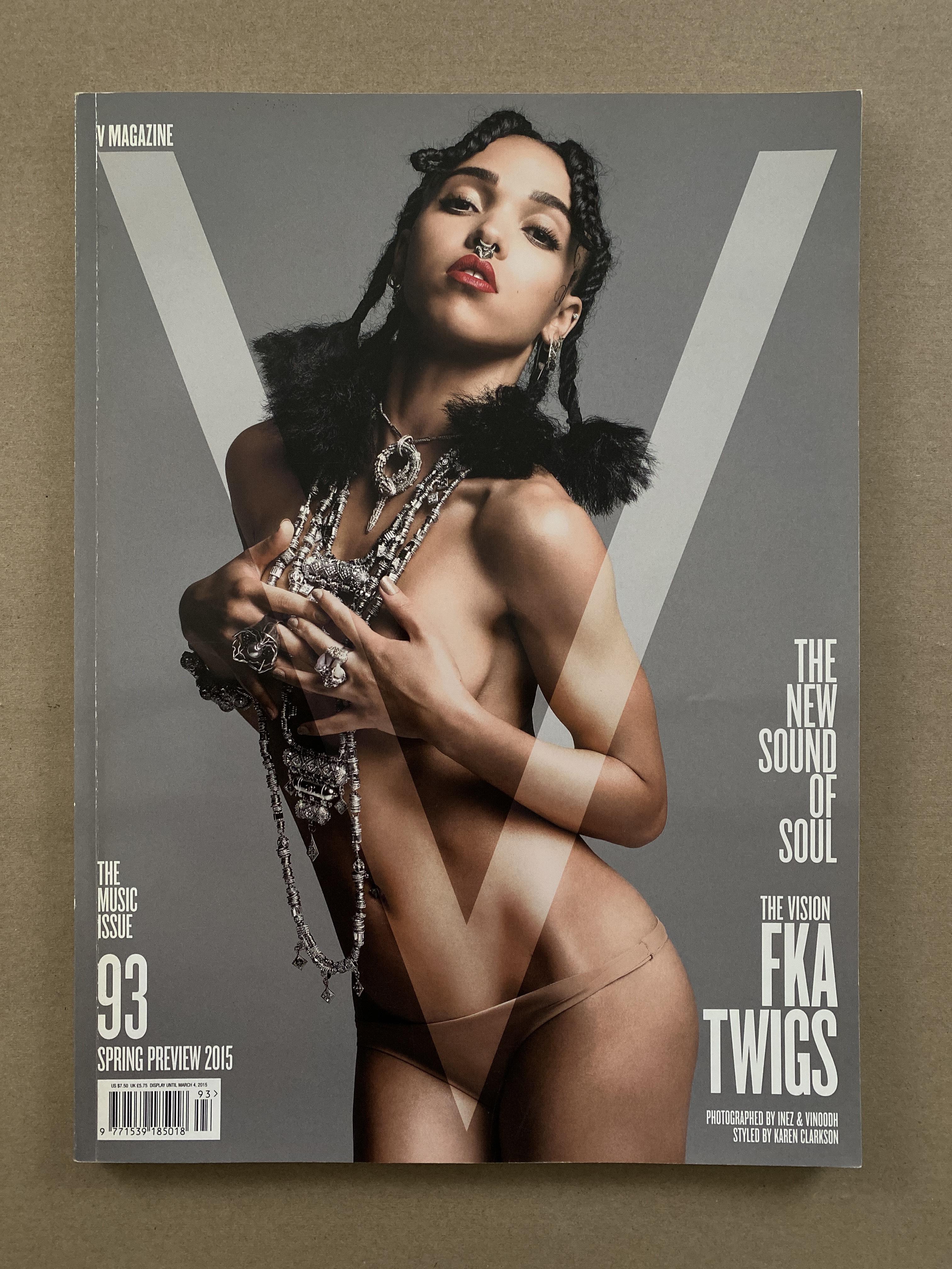 V Magazine, Issue #56 -> #93 / 2008 -> 2015 | Choose issue from list - Picture 30 of 31